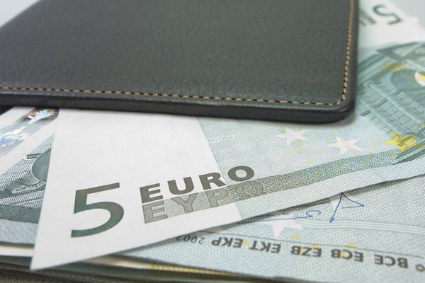 wallet with euros