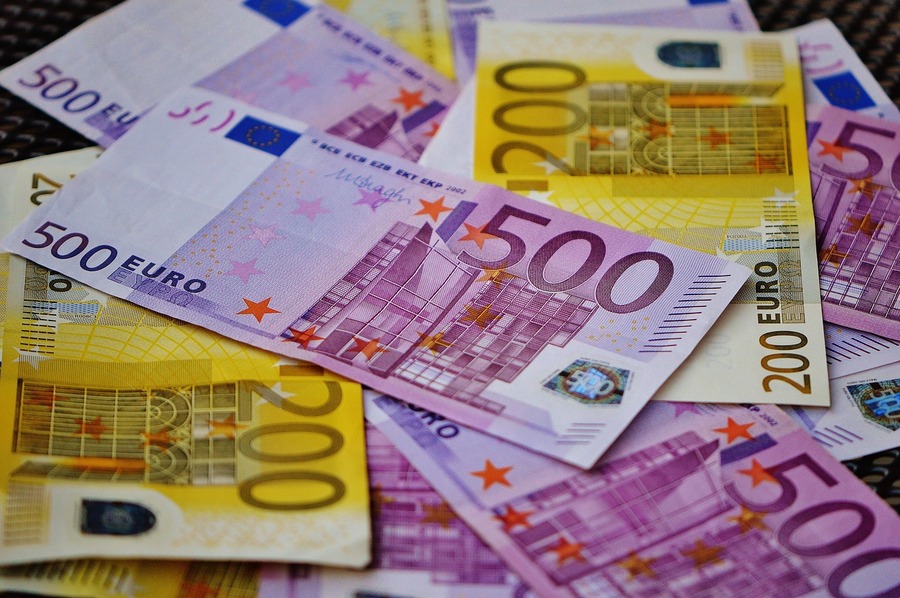 Euros by Alex Fotos on Pixabay