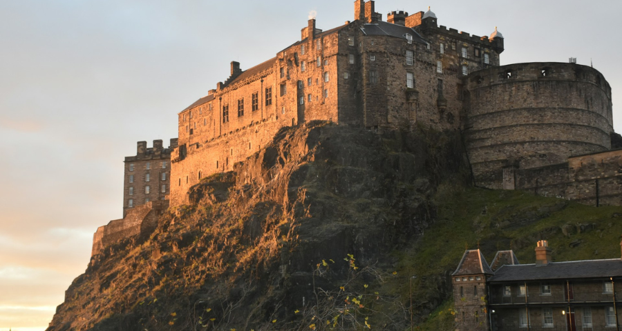 Edinburgh Castle. By Arno Senoner on Unsplash