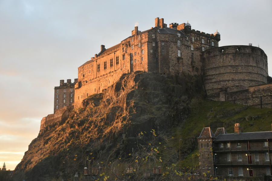 Edinburgh Castle. By Arno Senoner on Unsplash