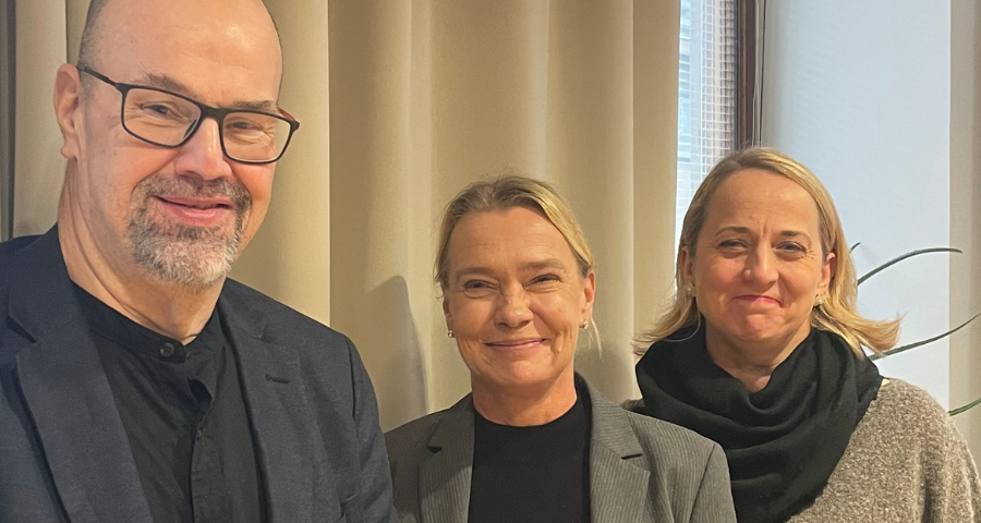 VaLa (left to right): Petri Äikiä; VaLa secretary general Pia Tornikoski; and Anu Rapeli