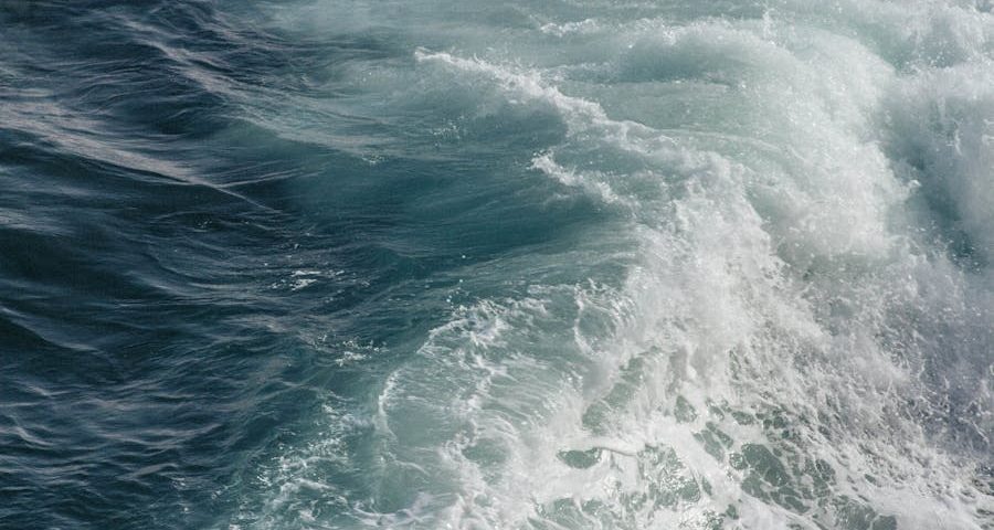 Waves in the ocean. By Marie Pankova on Pexels