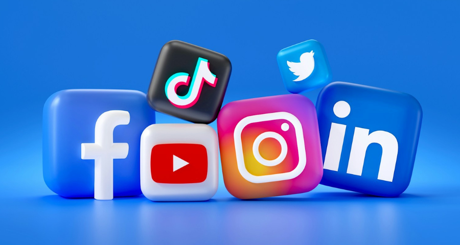 social media icons Mariia Shalabaieva on unsplash