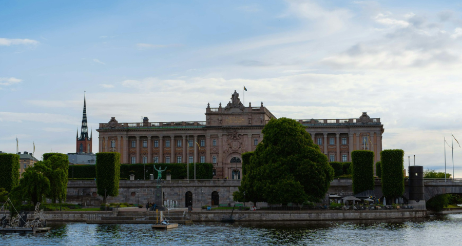 Sweden's Riksdag by Andriy Oliynyk on Unsplash