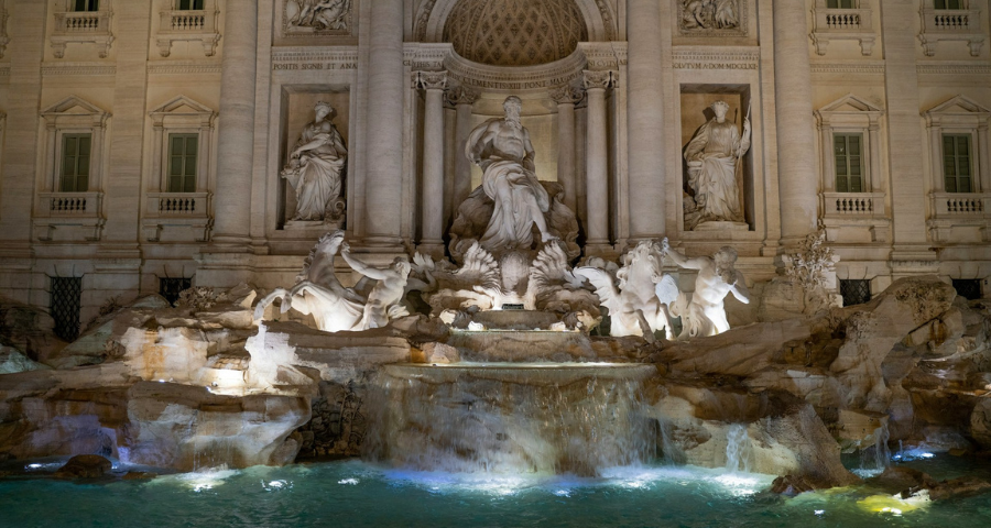 Trevi fountain by Mike Hsieh via Unsplash