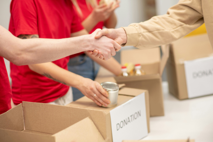 donating food getty images for unsplash+